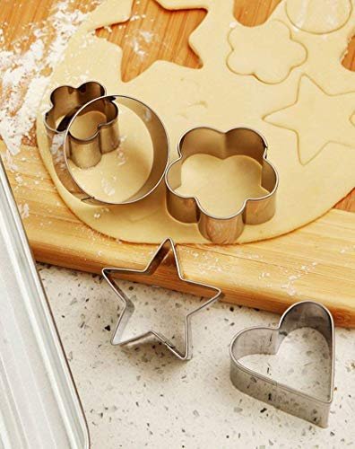 cutting cookies with cookie cutter