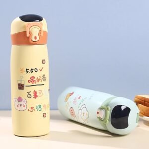 Two pieces of Different colors kids temperature sipper on table