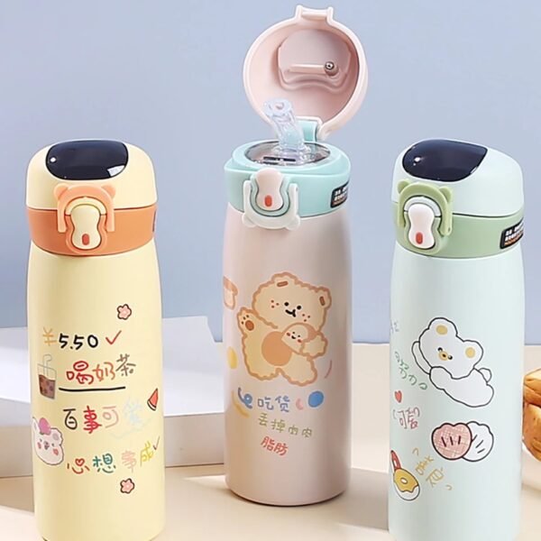 3 pieces of kids temperature sipper with straw on colorful background