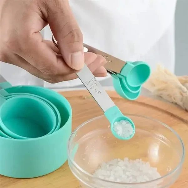 Measuring sugar with silicone measuring spoon
