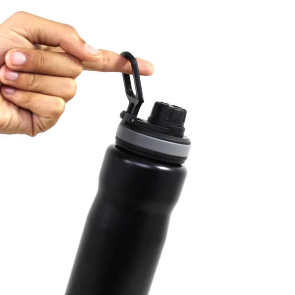 Single wall sipper bottle hand in finger on white background