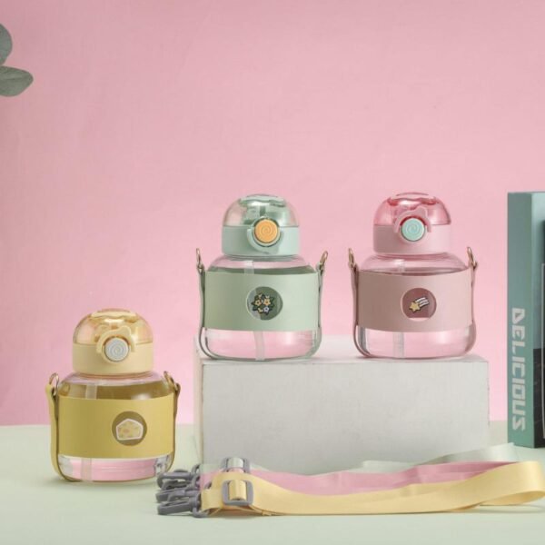 Podium of assorted colors kids plastic sipper having a capacity of 620 ml each