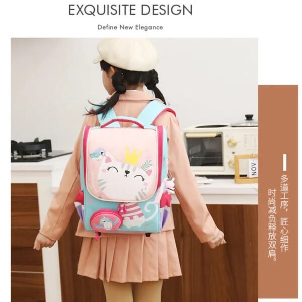 Cat printed backpack girl hanging on her shoulder