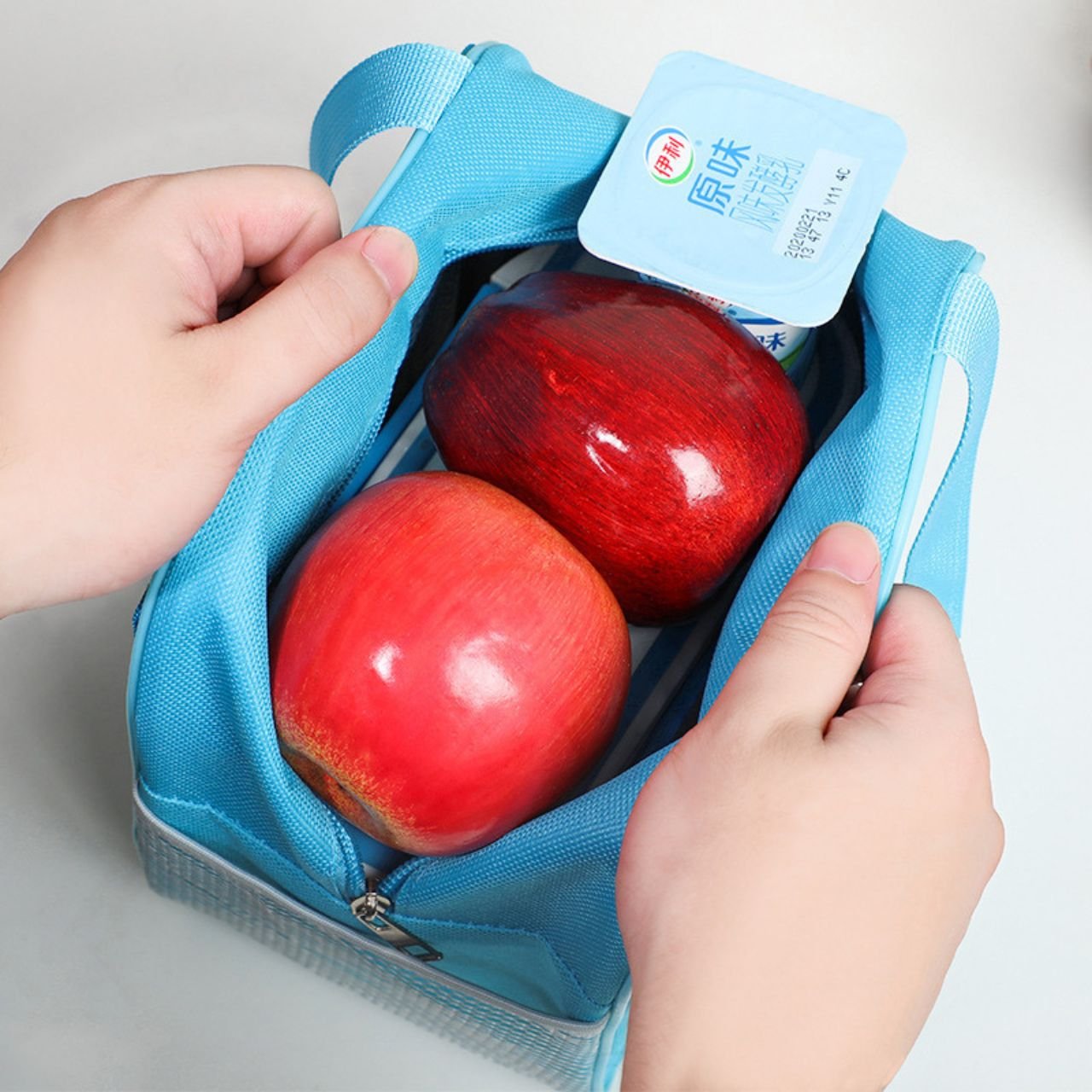 Oxford Fabric Insulated Lunch Bag with Handle | Cartoon Printed | 2 Compartment | Zip Closure | 20*14*23 Cm | Assorted Colors | OPP Packing - Image 4