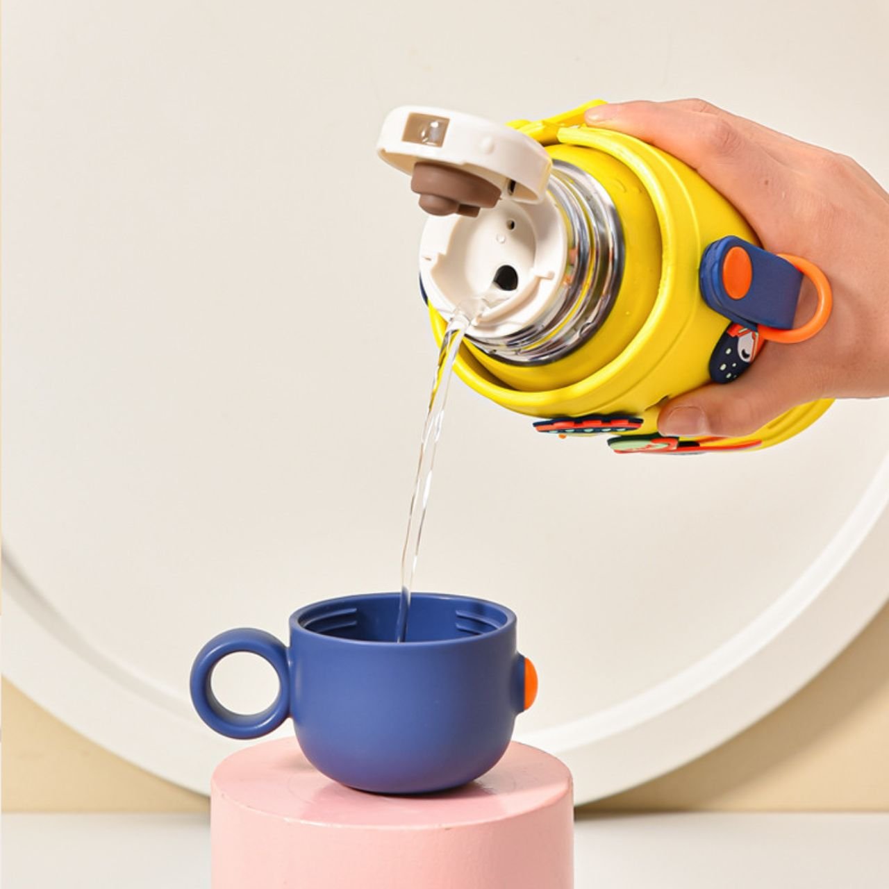 Stainless Steel Insulated Kids Sipper with Strap & Silicone Sleeve | Dual Cap | Portable & Leakproof Design | 500 ML | Assorted Colors | Box Packing - Image 5