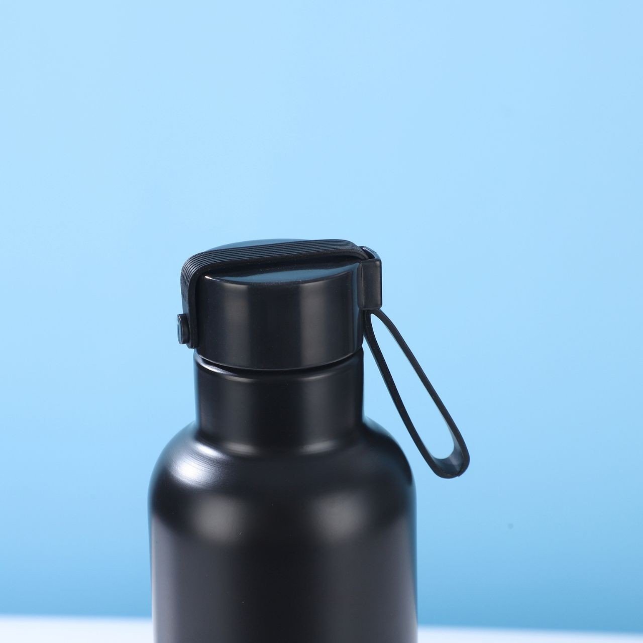 Stainless Steel Insulated Sport Slim Bottle with Carry Strap | Portable & Leakproof | Double wall | 1000 ML | Assorted Colors | Box Packing - Image 5