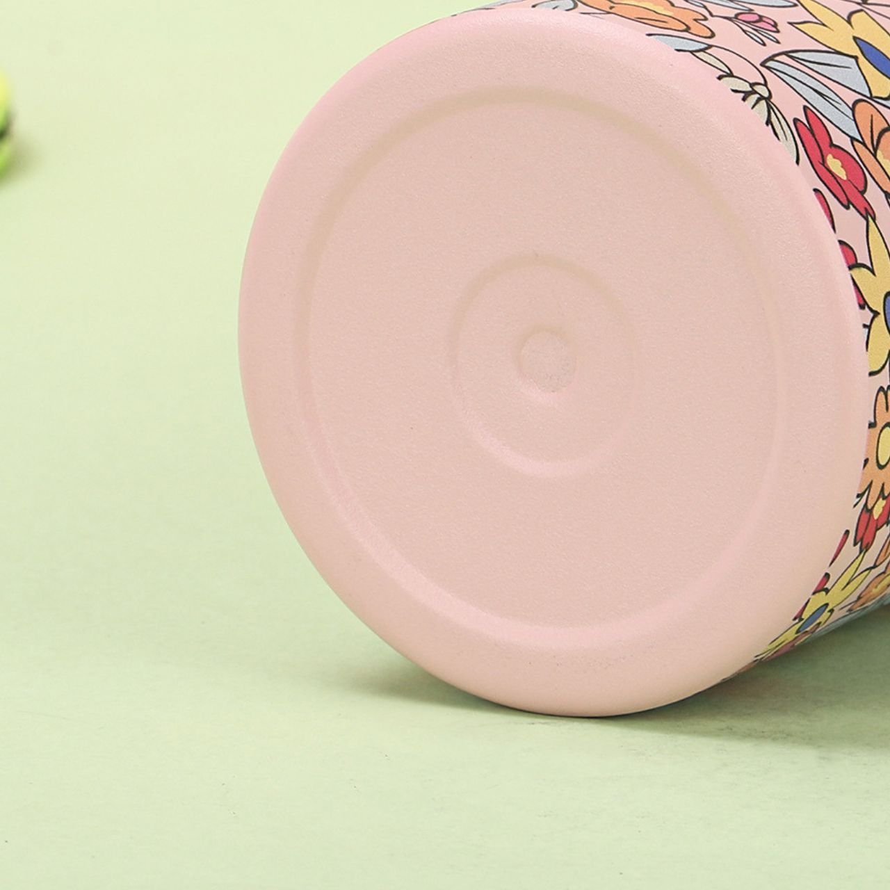 Stainless Steel Cute Kawaii Printed Water Bottle with Carry Handle | Portable & Leakproof | 1000 ML | Assorted Colors & Prints | Box Packing - Image 4